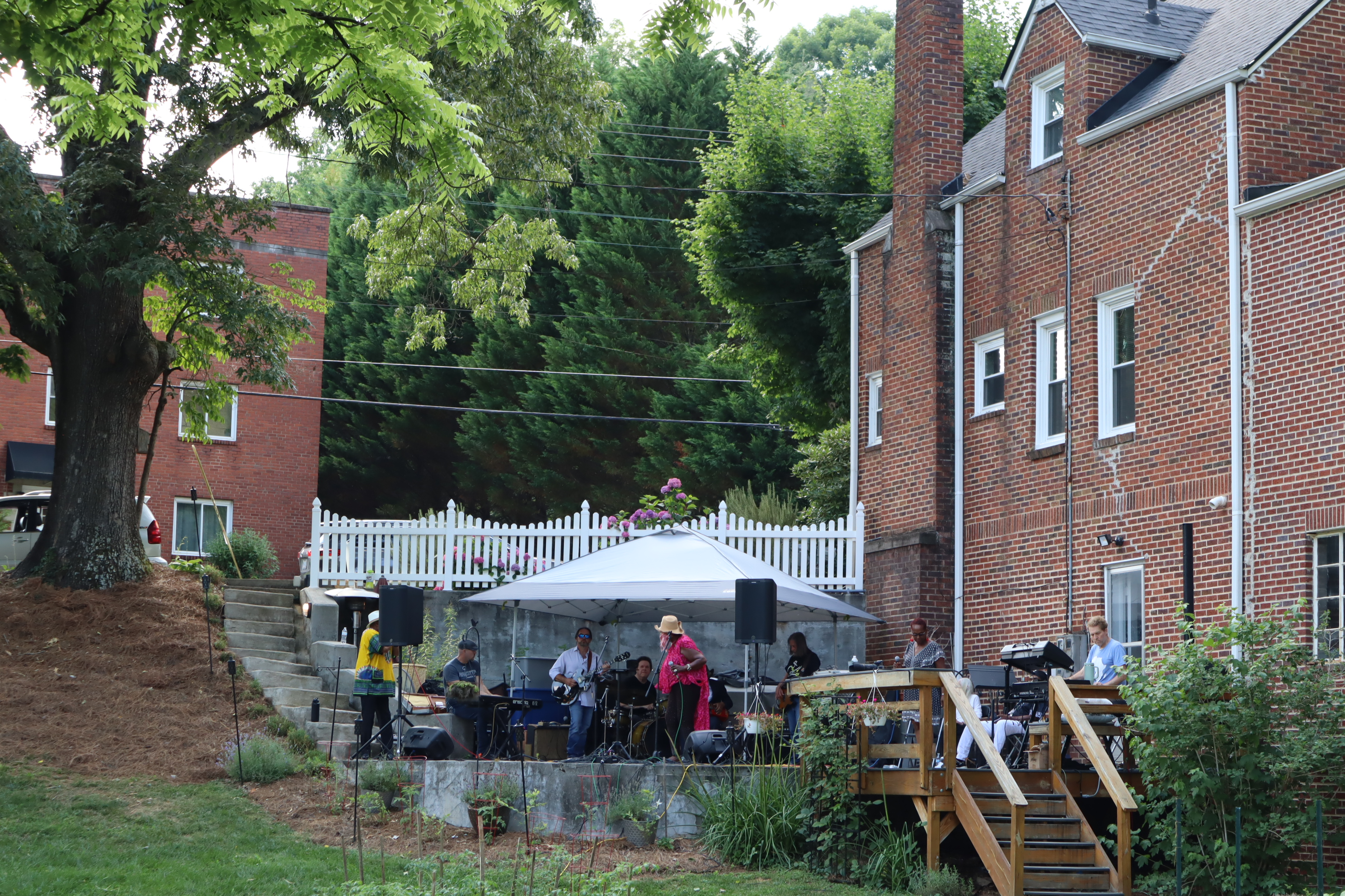 A blues band performs. 