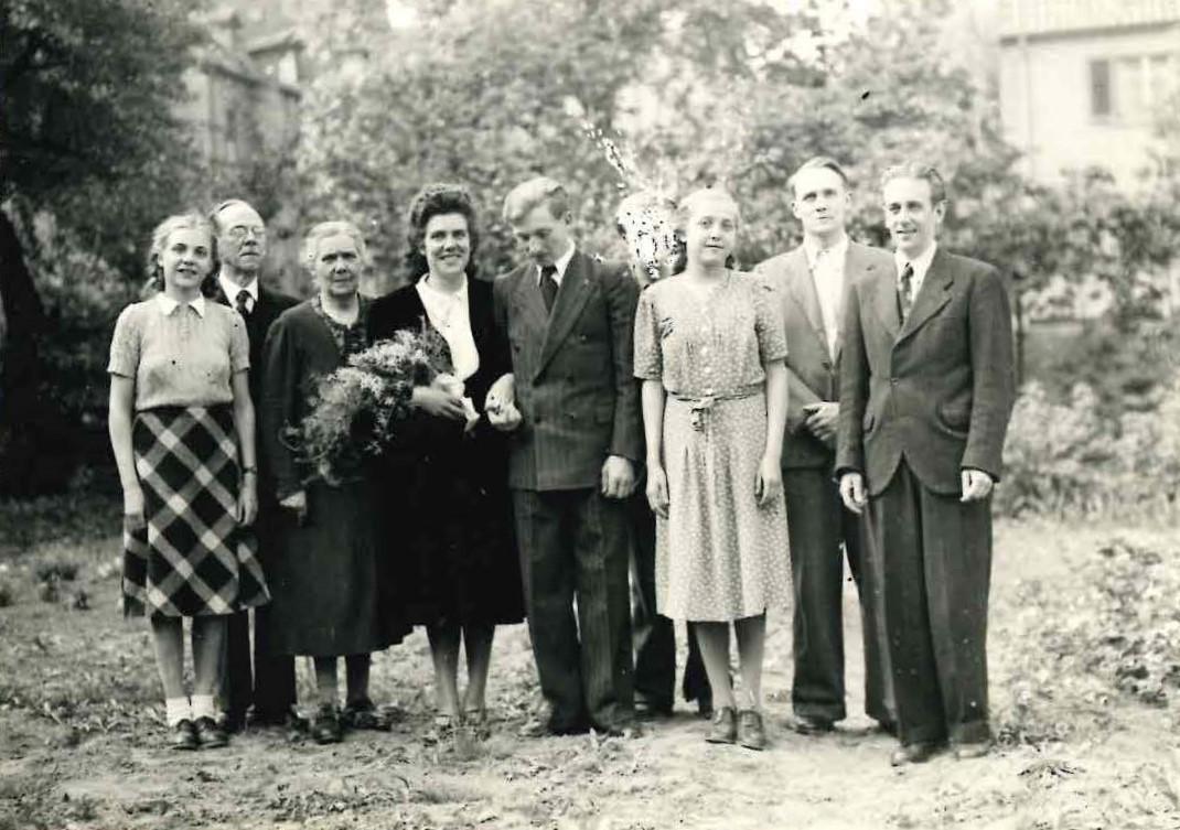 Johanna Sutter (third from right) is pictured with five of her siblings and their parents at her sister's wedding in 1949.